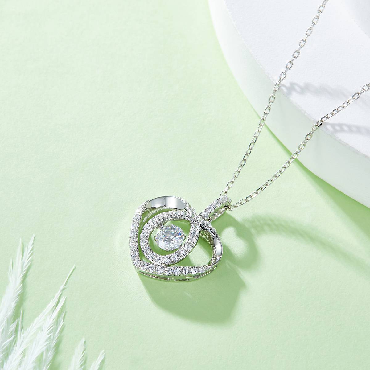 Dynamic heartbeat S925 silver plated platinum Moissanite necklace 50 points D-grade